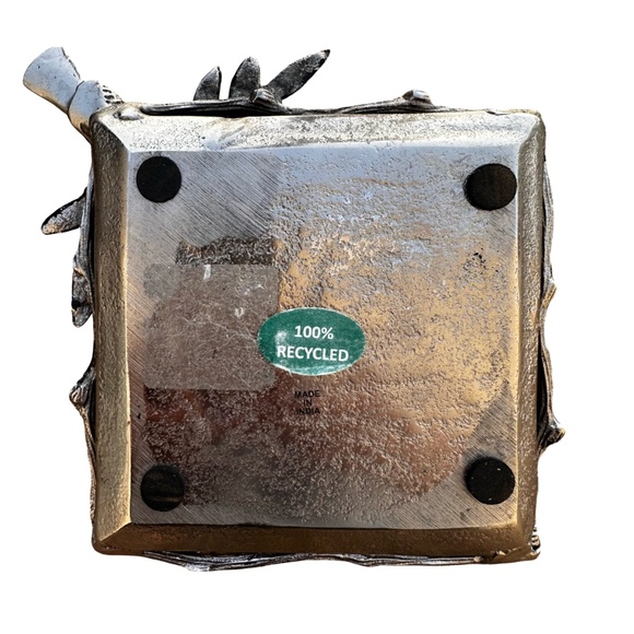 Silver Tone Metal Floral Bird Serving Trinket Tray Plate 6”x 6” - Picture 7 of 9